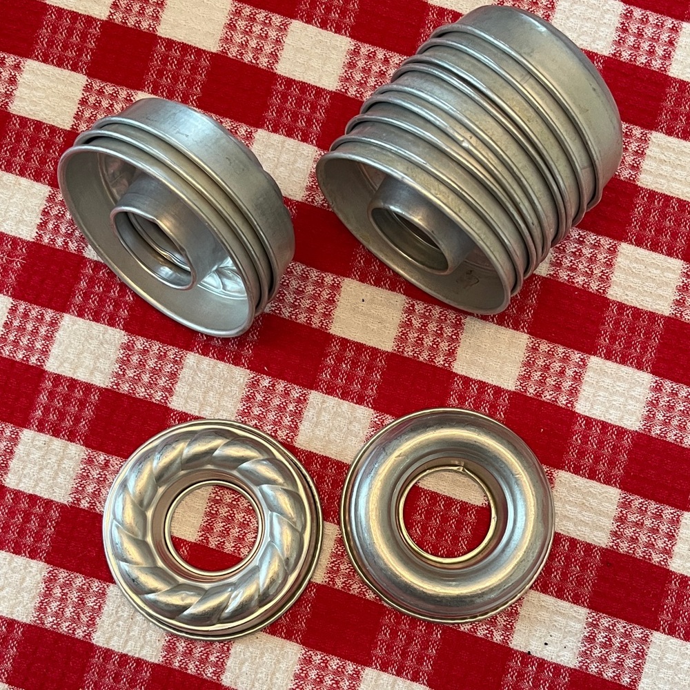 Aluminum donut/ring mold set of 14